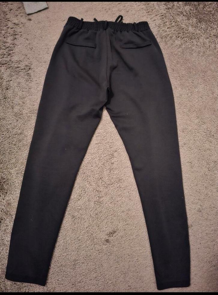 FAME Zwarte Poptrash Broek - Maat M, Kleding | Dames, Broeken en Pantalons, Zo goed als nieuw, Maat 38/40 (M), Zwart, Lang, Ophalen of Verzenden