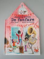 Straat op stelten, de fanfare, Ophalen of Verzenden, Zo goed als nieuw