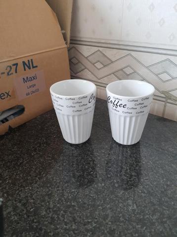 2 nieuwe koffie mokken  beschikbaar voor biedingen