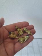 4 stuks mini hondjes van kunststof 1.5x3cm, Ophalen of Verzenden, Zo goed als nieuw