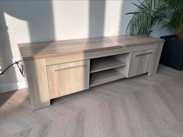Televesiemeubel 150x45x40 cm beschikbaar voor biedingen