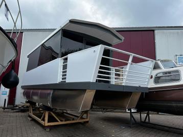 Alleen de Houseboat eventueel compleet. beschikbaar voor biedingen