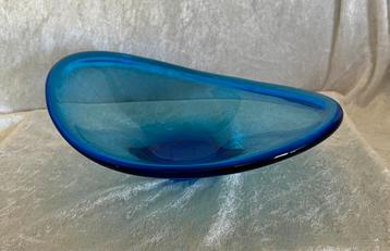 Design schaal van Ikea, turquoise blauwe kleur. beschikbaar voor biedingen