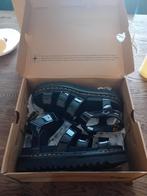 Nieuwe sandalen dr martens maat 40 + bijbehorende tas!, Kleding | Dames, Schoenen, Ophalen of Verzenden, Nieuw, Zwart, Sandalen of Muiltjes