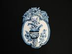Wandkandelaar rococo stijl kandelaar floraal gesigneerd, Antiek en Kunst, Antiek | Kandelaars, Ophalen of Verzenden, Keramiek of Aardewerk