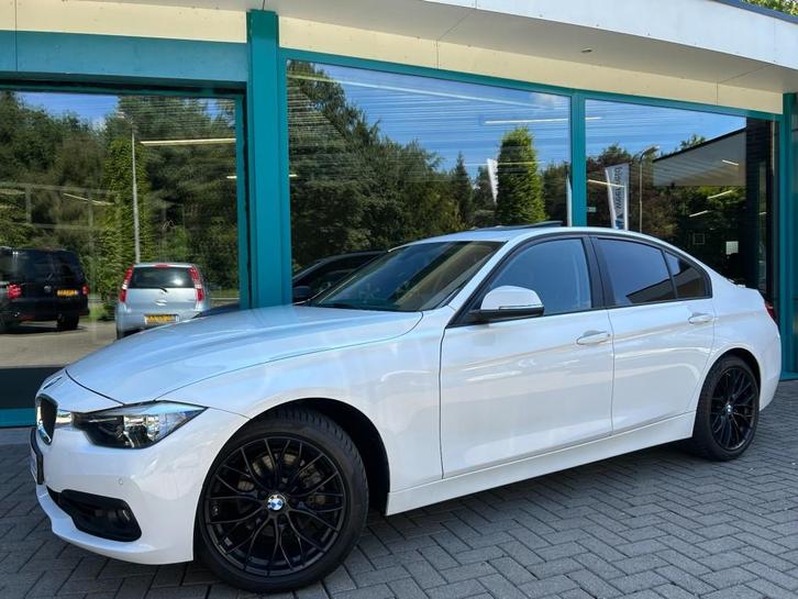 Bmw 3-SERIE 320i M-SPORT Automaat, 18Inch, Leder, Schuifdak,, Auto's, BMW, Bedrijf, 3-Serie, ABS, Airbags, Airconditioning, Bluetooth