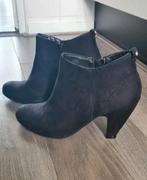 Zwart laarsje maat 39. Suede look diamantje achterop, Ophalen of Verzenden, Zo goed als nieuw, Zwart