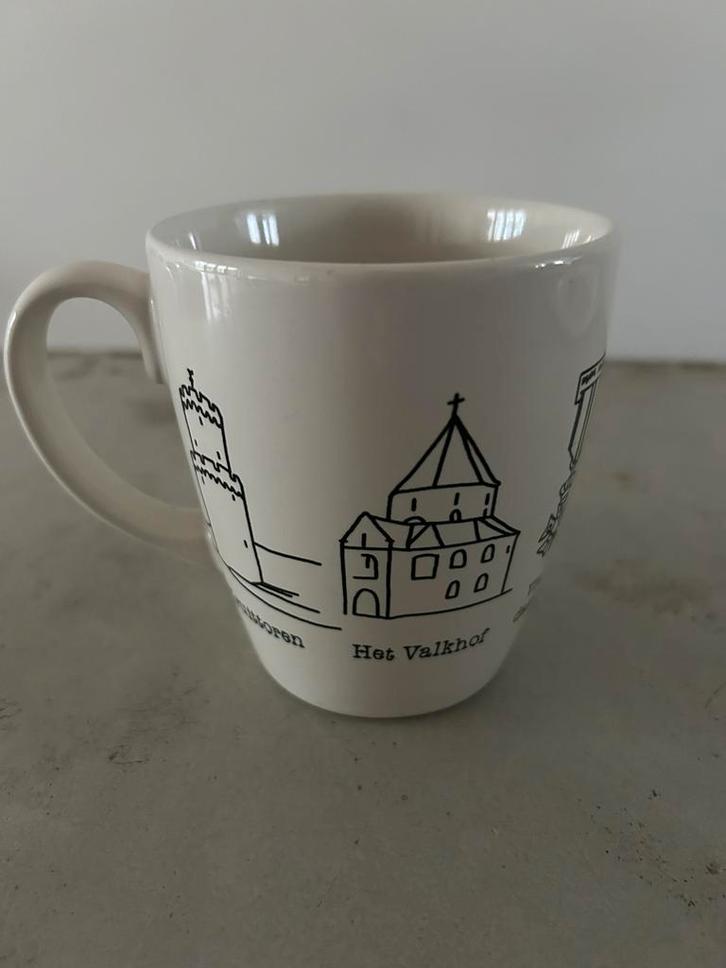 Mok Nijmegen stad stevenskerk vierdaagse koffie kop Xenos, Huis en Inrichting, Keuken | Servies, Zo goed als nieuw, Kop(pen) en/of Schotel(s)