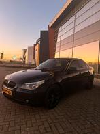 BMW 5-Serie 520i | AUT/PDC/Ambi/CarPlay/NAP/APK 12-2026, Auto's, Achterwielaandrijving, Beige, Parkeersensor, Zwart