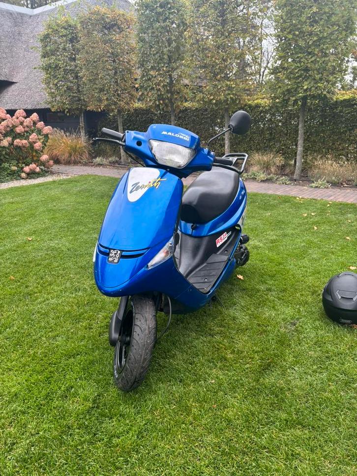 Peugeot zentih geen kenteken, Fietsen en Brommers, Scooters | Peugeot, Zo goed als nieuw, Overige modellen, Maximaal 45 km/u, Tweetakt