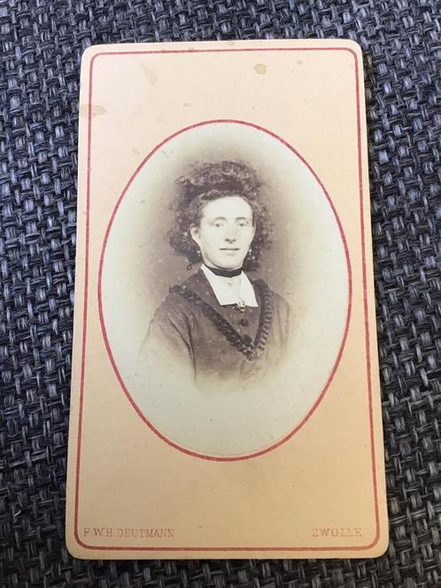 CDV, Vrouw, F.W.H. Deutmann, Zwolle, Carte de Visite, Verzamelen, Foto's en Prenten, Gebruikt, Foto, Voor 1940, Ophalen of Verzenden