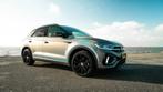 Volkswagen T-Roc 1.5 TSI custom wrap 3X R-Line black editon, Auto's, 65 €/maand, 1498 cc, 4 cilinders, 1253 kg