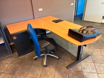 Diverse bureau’s - afbeelding 3