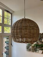 Grote rotan lamp, Huis en Inrichting, Overige materialen, 50 tot 75 cm, Ophalen of Verzenden, Zo goed als nieuw