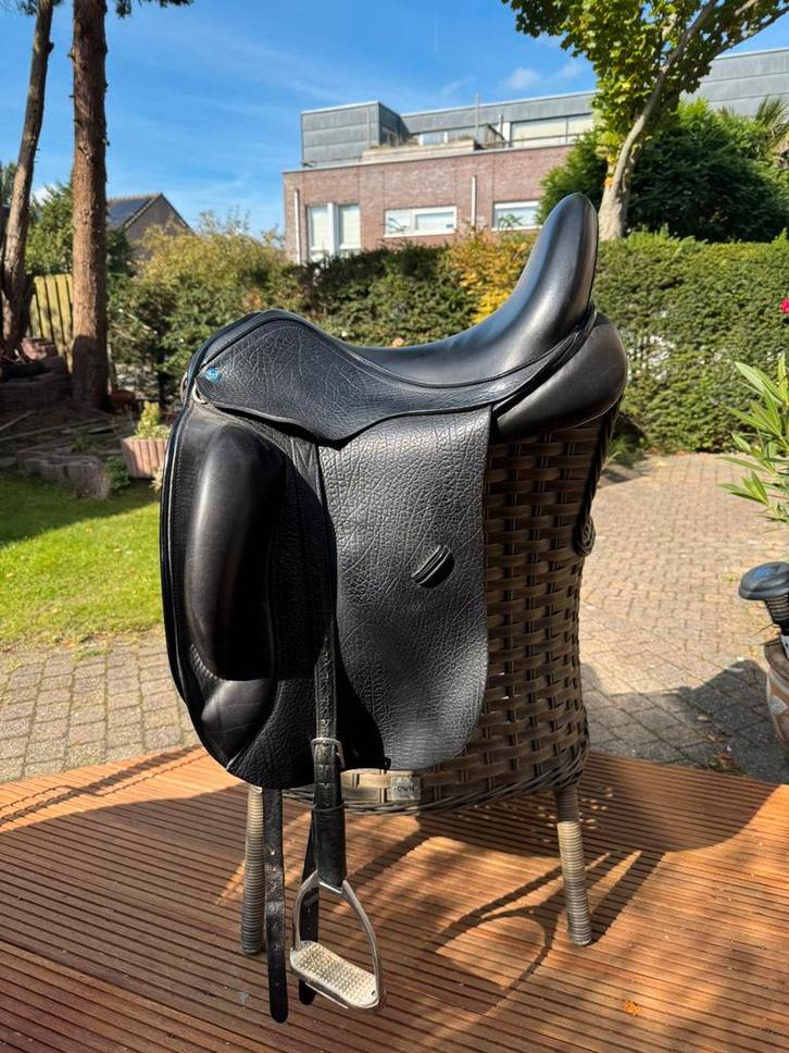 KM Worldriding Custom Made te koop, Dieren en Toebehoren, Paarden en Pony's | Zadels, Zo goed als nieuw, Dressuur, Ophalen of Verzenden