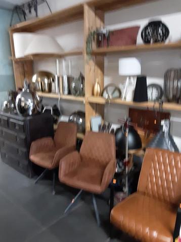 Stoelen  beschikbaar voor biedingen