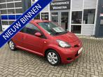 Toyota Aygo 1.0-12V Aspiration Red. Mooie wagen, Airconditio, Te koop, Benzine, 4 stoelen, 3 cilinders