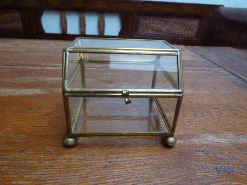 Vintage glazen doosje, gevat in koper, Antiek en Kunst, Antiek | Woonaccessoires, Ophalen of Verzenden