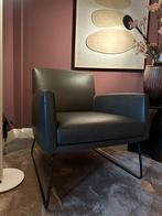 Tumbler Fauteuil Showroommodel – Loxton Leder, Nieuw, Ophalen of Verzenden, Fauteuil stoel design on stock, Leer
