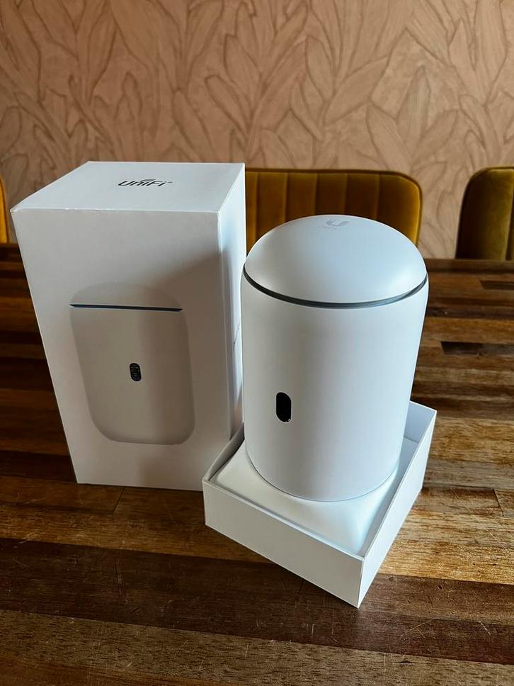 Ubiquiti Unifi Dream - Router UDR, Computers en Software, WiFi-versterkers, Zo goed als nieuw, Ophalen of Verzenden