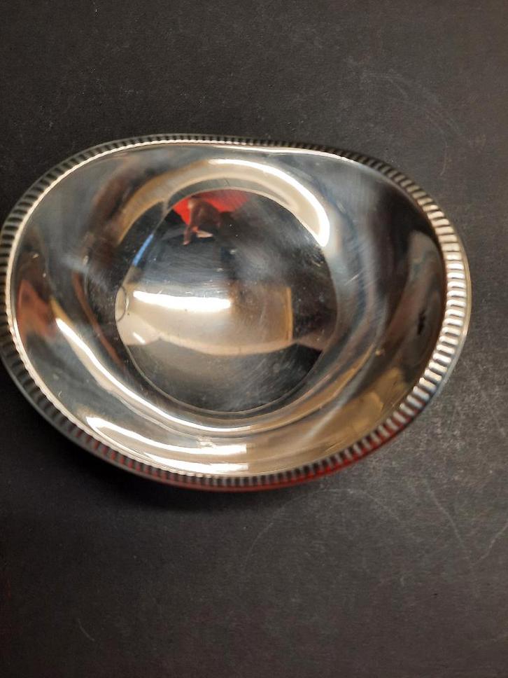 Verzilverd schaaltje met gadroonrand Gemerkt L W MS, Antiek en Kunst, Curiosa en Brocante, Ophalen of Verzenden