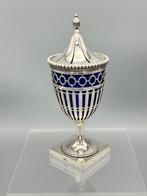 Zilveren strooibusje, G. Schoorl, Antiek en Kunst, Ophalen of Verzenden, Zilver