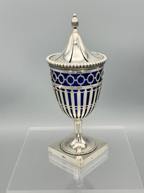 Zilveren strooibusje, G. Schoorl, Antiek en Kunst, Antiek | Goud en Zilver, Zilver, Ophalen of Verzenden