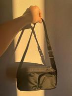 Furla zwarte nylon crossbody heup tas, Sieraden, Tassen en Uiterlijk, Tassen | Damestassen, Gebruikt, Furla, Zwart, Overige typen