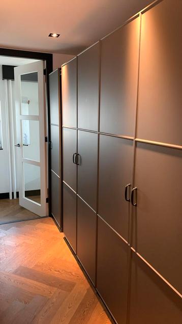 Pax kasten, 7 x 50 breed, 200 hoog en 60 diep.