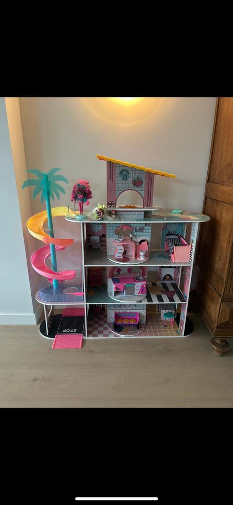 LOL Surpise poppenhuis, Kinderen en Baby's, Speelgoed | Poppenhuizen, Zo goed als nieuw, Poppenhuis, Ophalen
