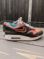 Nike Air Max 1 - Chinatown New York - 42.5, Sport en Fitness, Loopsport en Atletiek, Ophalen of Verzenden, Gebruikt, Overige typen