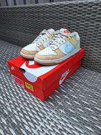 Nike dunk low, Kleding | Dames, Schoenen, Nike, Ophalen of Verzenden, Gedragen, Sneakers of Gympen