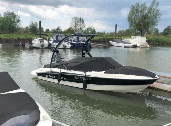 Bayliner 185 speedboot met vlemminx trailer en tower, Watersport en Boten, Bootonderdelen, Zo goed als nieuw, Ophalen of Verzenden