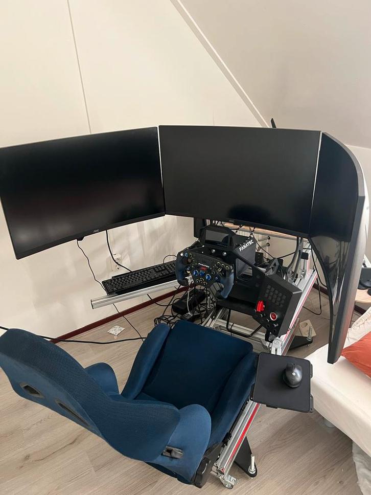 Fanatec Sim Rig met 3 Schermen, Spelcomputers en Games, Spelcomputers | Sony PlayStation Consoles | Accessoires, Gebruikt, Overige typen