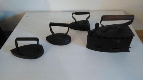 Zeer oude strijkijzers Leuk om neer te zetten op een kachel, Huis en Inrichting, Woonaccessoires | Overige, Zo goed als nieuw