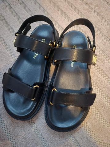 Christian Dior Sandalen. Dioract-sandaal

 beschikbaar voor biedingen