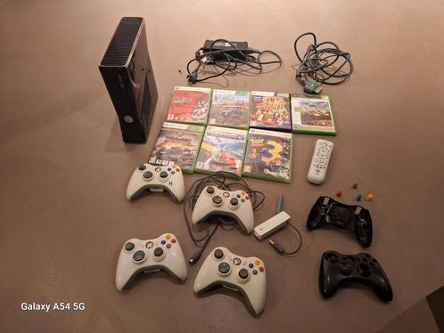xbox 360 s, Spelcomputers en Games, Spelcomputers | Xbox 360, Gebruikt, 250 GB, 360 S, Met 3 controllers of meer, Met games, Ophalen of Verzenden