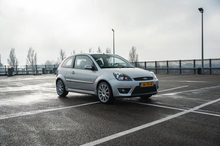 Ford Fiësta ST 2.0 16V 3DR 2007 Grijs, Auto's, Ford, Particulier, Fiësta, ABS, Airbags, Airconditioning, Alarm, Centrale vergrendeling