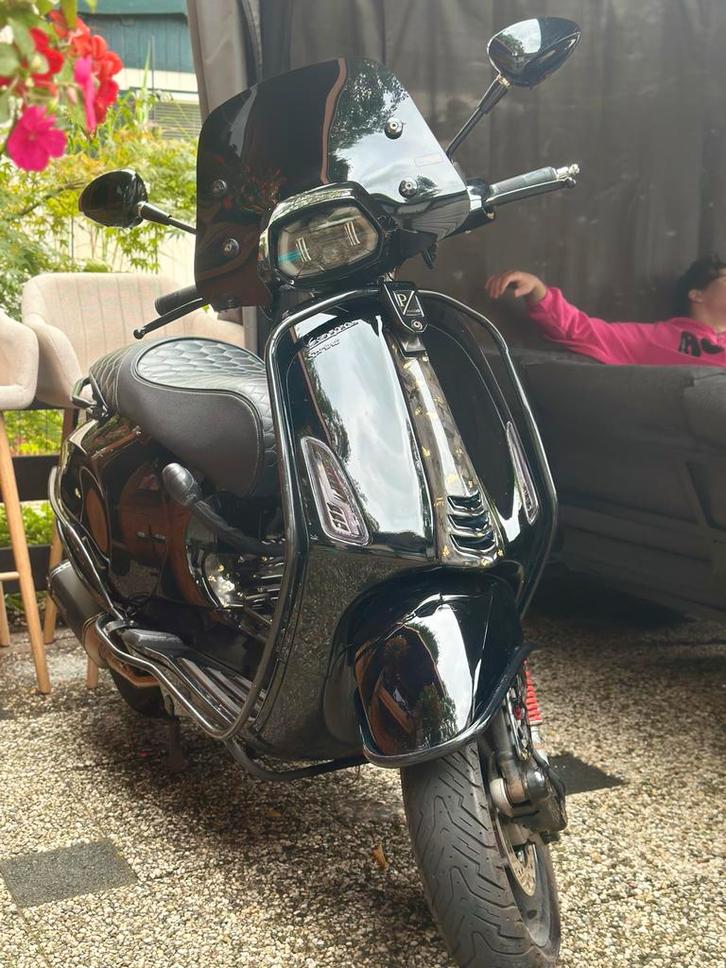 Vespa Sprint 2021 - Carbon Fiber - 80cc, Fietsen en Brommers, Scooters | Yamaha, Gebruikt, Overige modellen, Maximaal 45 km/u