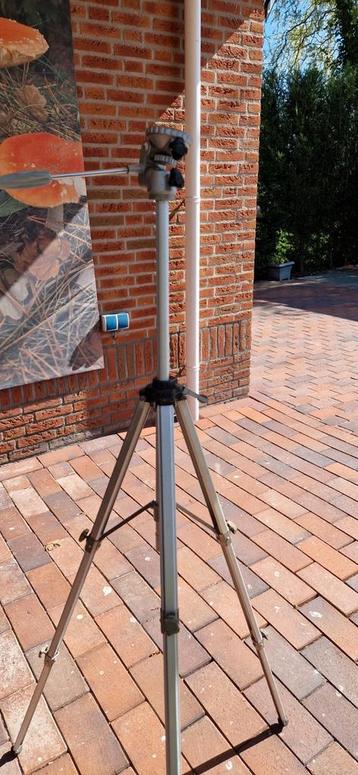 Aluminium stevige statief. beschikbaar voor biedingen