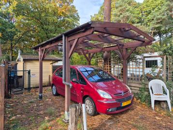 Carport (zonder dak) beschikbaar voor biedingen