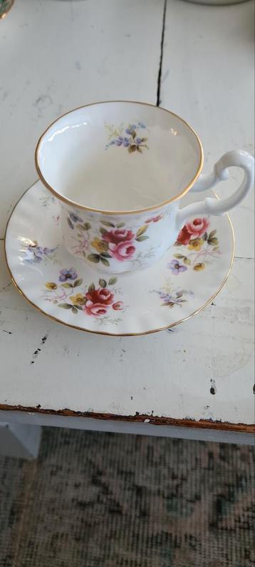 Royal albert kop en schotel Tenderness bloemenservies  beschikbaar voor biedingen