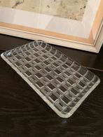 Vintage Geperst Glas Schaal 22 cm bij 14 cm., Antiek en Kunst, Ophalen of Verzenden