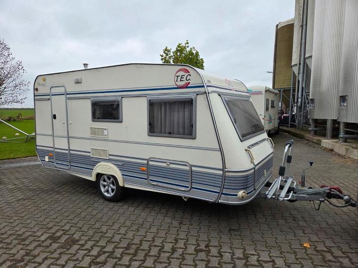 Tec 450 siena ,met voortent , bj 1998 , nw. banden, Caravans en Kamperen, Caravans, Particulier, tot en met 4, 750 - 1000 kg, Rondzit