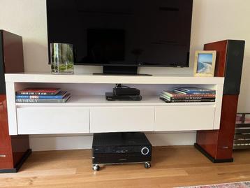 tv meubel zwevend wandmodel beschikbaar voor biedingen
