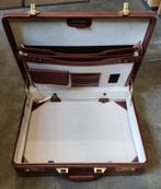 Attachekoffer, Ophalen of Verzenden, Gebruikt, Leer