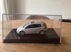 Volkswagen Golf V van Autoart, Hobby en Vrije tijd, Modelauto's | 1:43, Ophalen of Verzenden, Gebruikt, Auto, Overige merken