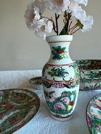Family Rose klein chinees vaasje., Ophalen of Verzenden