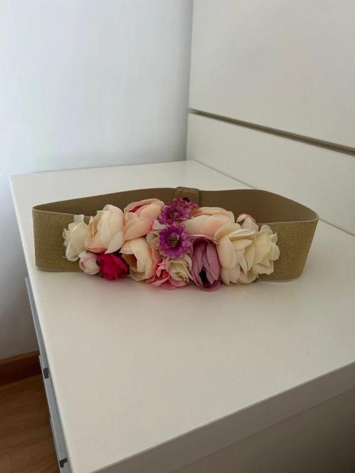 Mooie feestelijke ceintuur roze tinten bloemen elastisch, Kleding | Dames, Riemen en Ceinturen, Nieuw, Tailleriem, 100 cm of meer