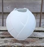 Prachtige biscuit porseleinen M Frey for Kaiser vaas., Ophalen of Verzenden, Huis en Inrichting